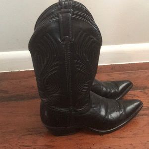 Cowgirl boots %100 Black Leather 9 1/2 D